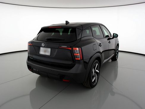 Used 2025 Nissan Kicks SV FWD image 9
