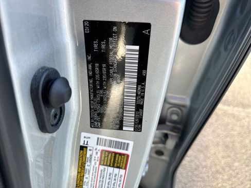 Used 2020 Toyota Highlander XLE image 29