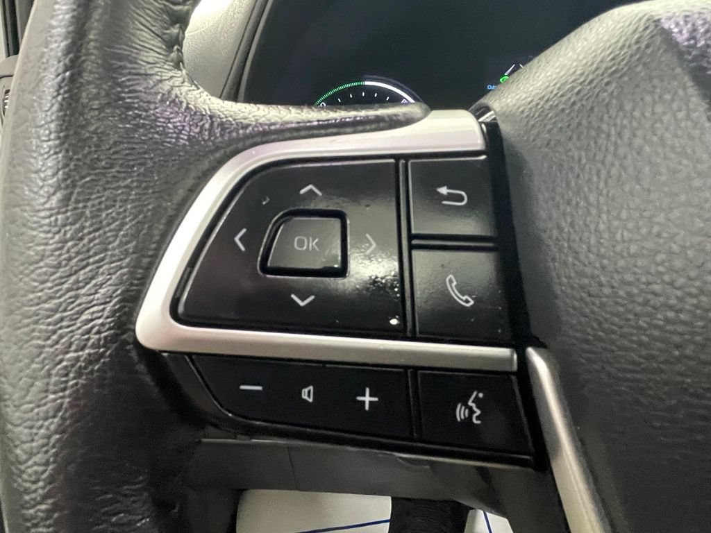 Used 2023 Toyota Sienna XLE FWD image 27