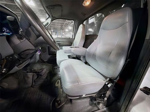 Used 2022 Ford F650 2WD Regular Cab Super Duty image 2