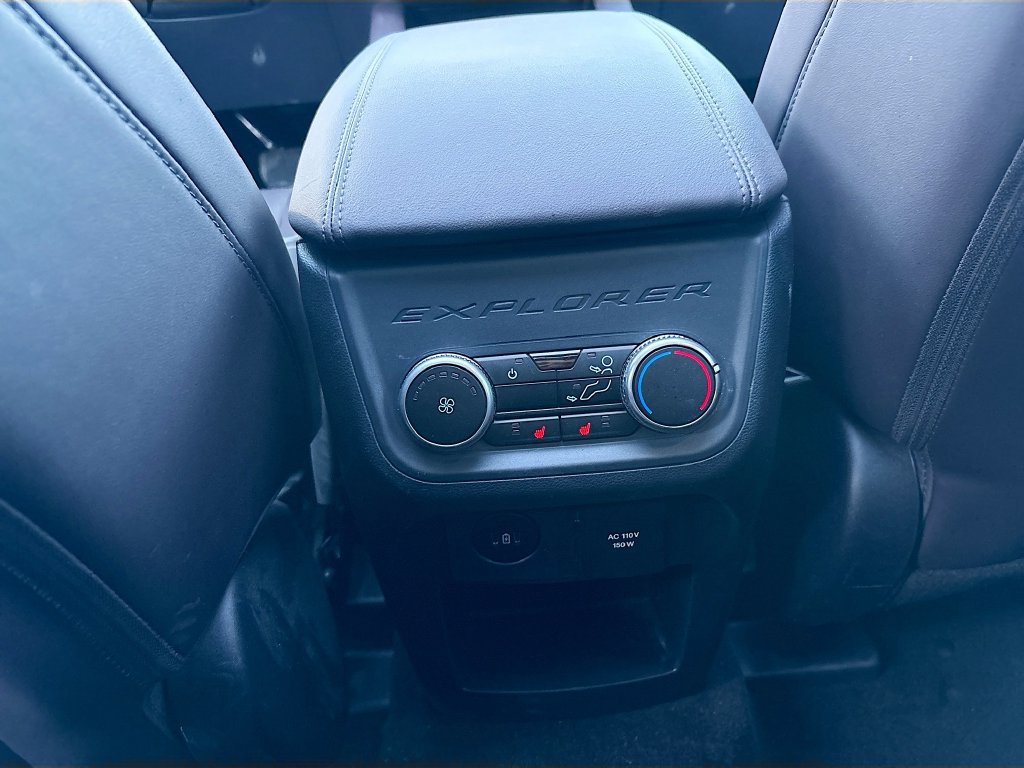 Used 2025 Ford Explorer Platinum AWD/4WD image 26