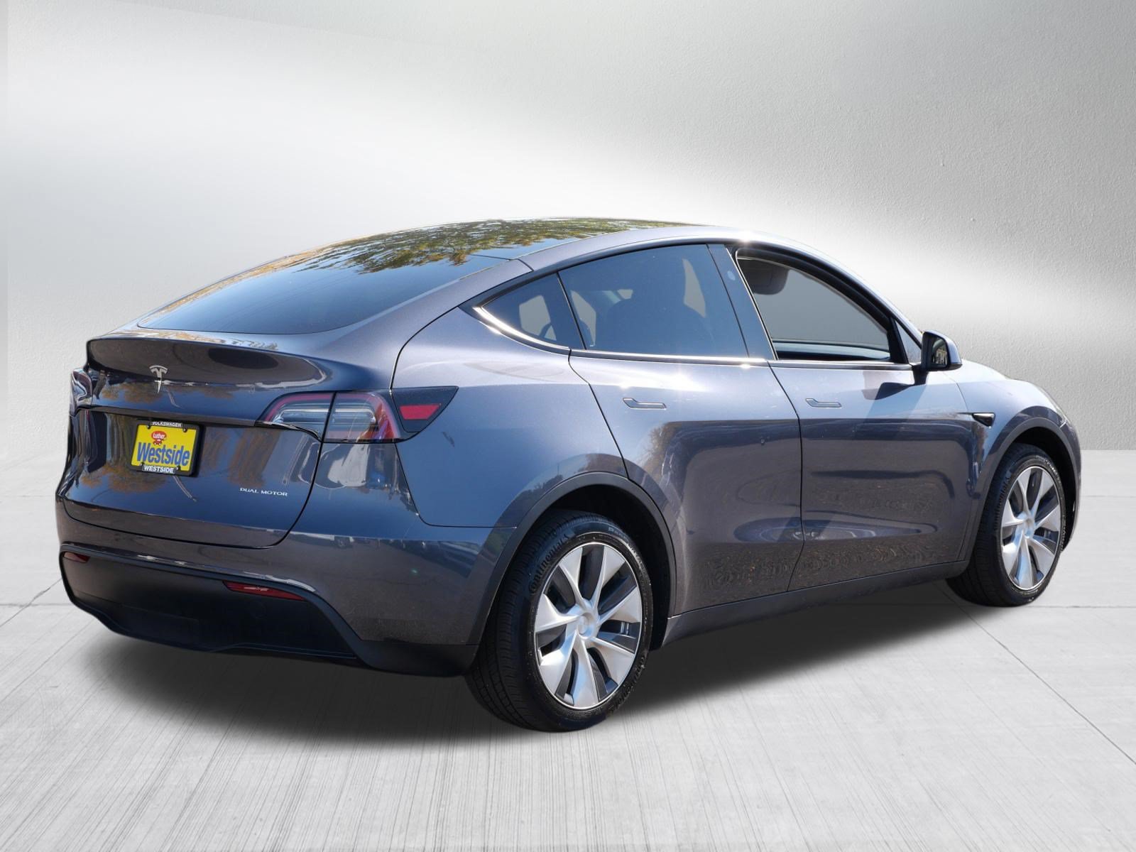 Used 2023 Tesla Model Y Long Range AWD/4WD image 7