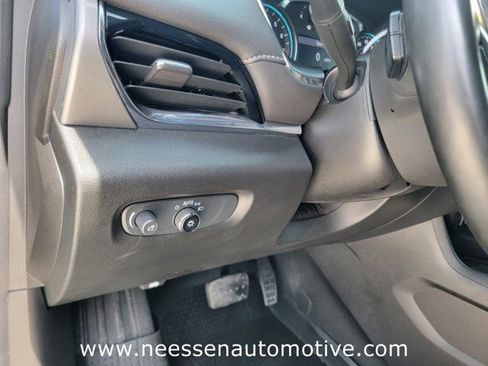 Used 2023 Chevrolet Traverse LT w/ LPO, Floor Liner Package FWD image 21