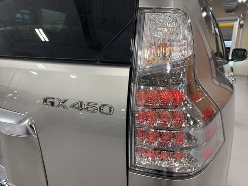 Used 2023 Lexus GX 460 Premium w/ Premium Package image 41