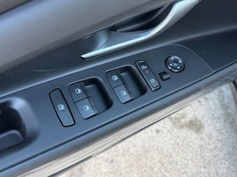 New 2026 Hyundai Elantra Limited image 22