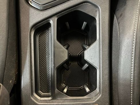 Used 2018 Volkswagen Tiguan SEL image 12