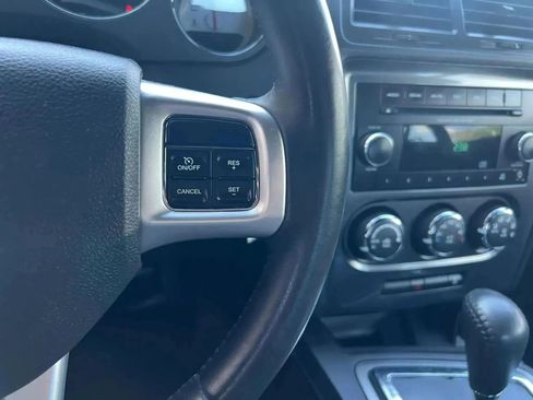 Used 2012 Dodge Challenger SXT image 18
