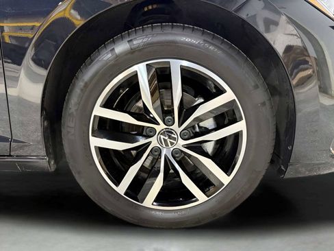 Used 2025 Volkswagen Jetta SE FWD image 41