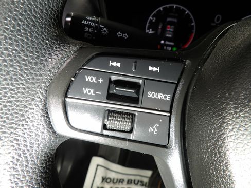 Used 2025 Honda HR-V LX image 21