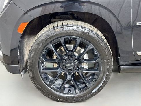 Used 2023 GMC Yukon XL Denali image 32