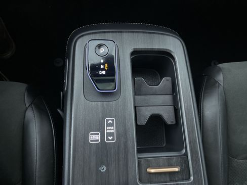 Certified 2025 Nissan Ariya AWD image 22