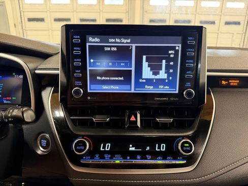 Used 2019 Toyota Corolla XSE FWD image 16
