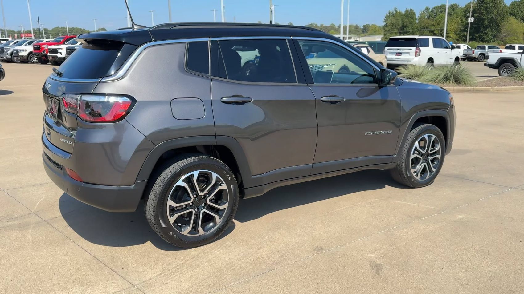 Used 2024 Jeep Compass Limited AWD/4WD image 9