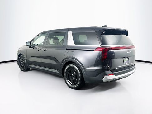 Used 2026 Kia Carnival FWD image 5