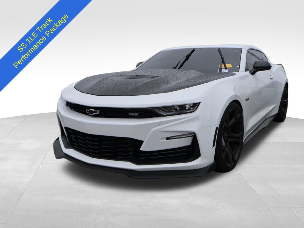 Used 2021 Chevrolet Camaro SS RWD image 2