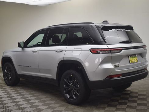New 2025 Jeep Grand Cherokee Limited AWD/4WD image 13
