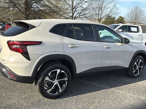 New 2026 Chevrolet Trax RS image 5