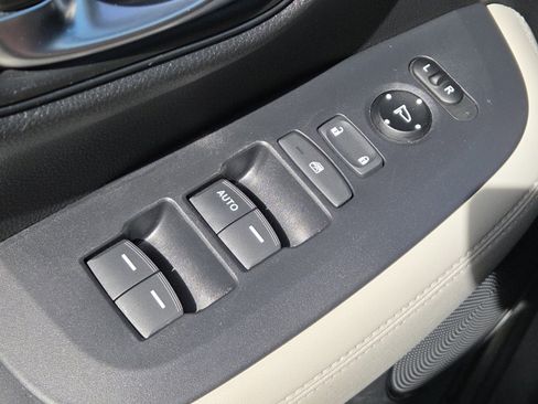 Used 2024 Honda HR-V LX image 23