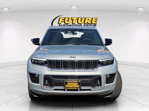 New 2024 Jeep Grand Cherokee L Overland w/ Trailer Tow Package AWD/4WD image 2