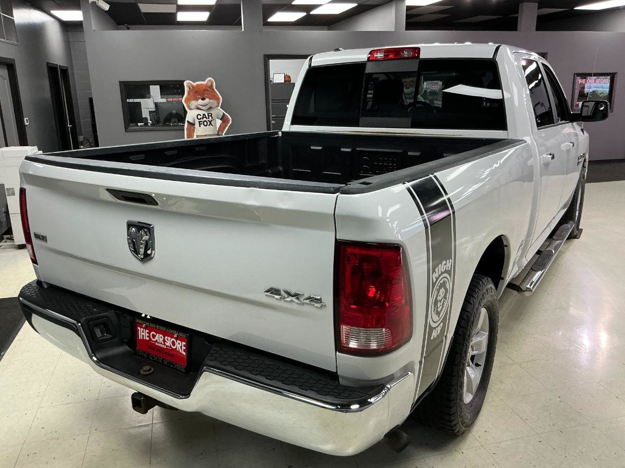 Used 2017 RAM 1500 Classic SLT AWD/4WD image 3