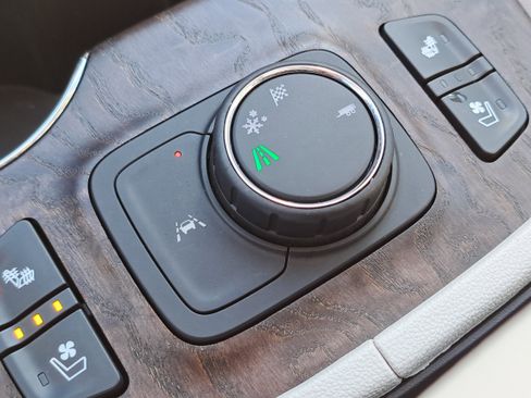 Used 2023 GMC Acadia Denali w/ Denali Ultimate Package image 20