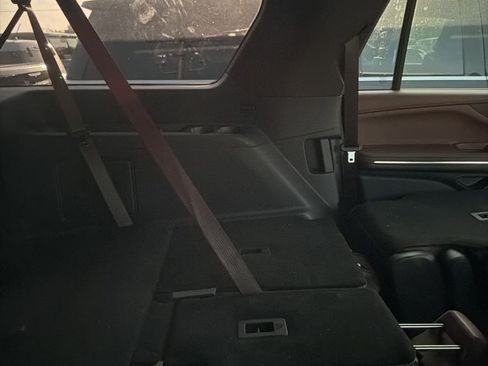 Used 2025 Lincoln Navigator L Reserve AWD/4WD image 10