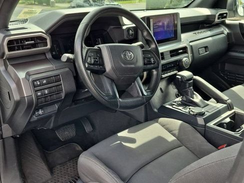 Certified 2025 Toyota Tacoma SR5 AWD/4WD image 9