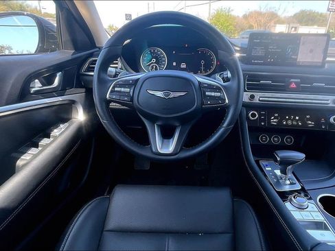 Used 2025 Genesis G70 2.5T image 8