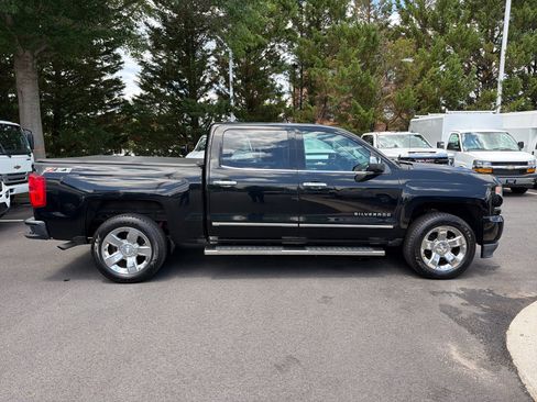 Used 2016 Chevrolet Silverado 1500 LTZ Z71 w/ LTZ Plus Package AWD/4WD image 11