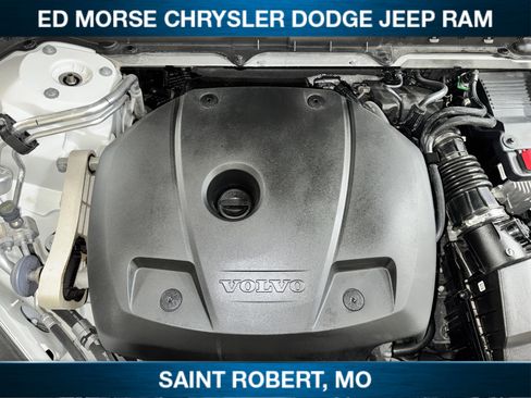 Used 2022 Volvo XC90 T6 Momentum w/ Advanced Package image 14