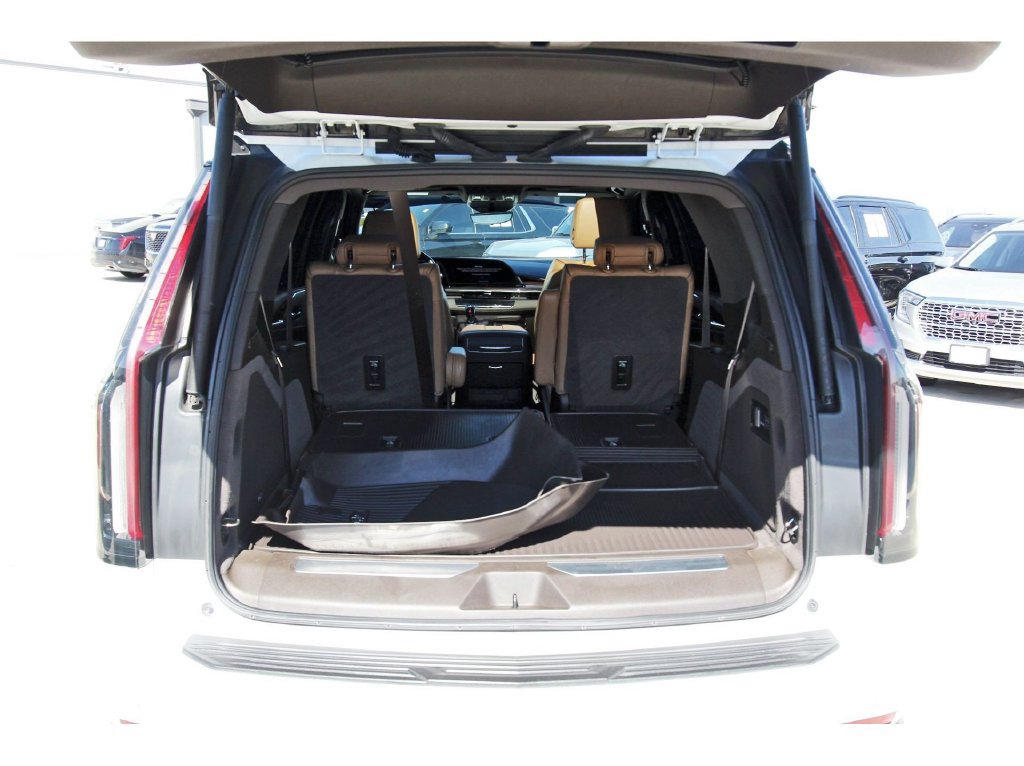 Used 2024 Cadillac Escalade Sport w/ Touring Package AWD/4WD image 26
