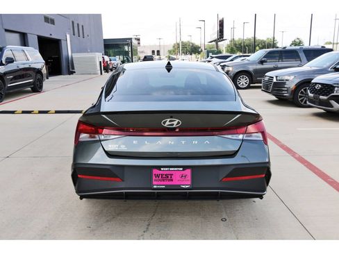 Certified 2025 Hyundai Elantra Sport FWD image 8
