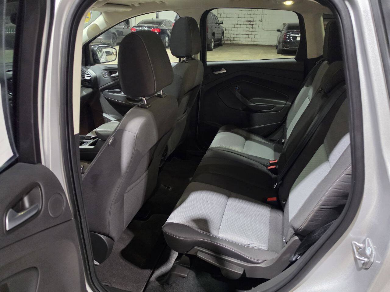 Used 2017 Ford Escape SE w/ Equipment Group 201A AWD/4WD image 25