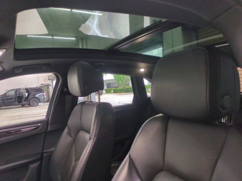 Used 2022 Porsche Macan S image 22