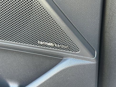 Used 2020 Hyundai Ioniq Limited image 31