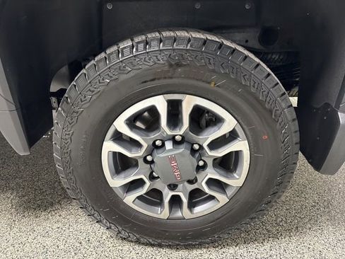 Used 2022 GMC Sierra 2500 AT4 w/ Gooseneck/5TH Wheel Package AWD/4WD image 17