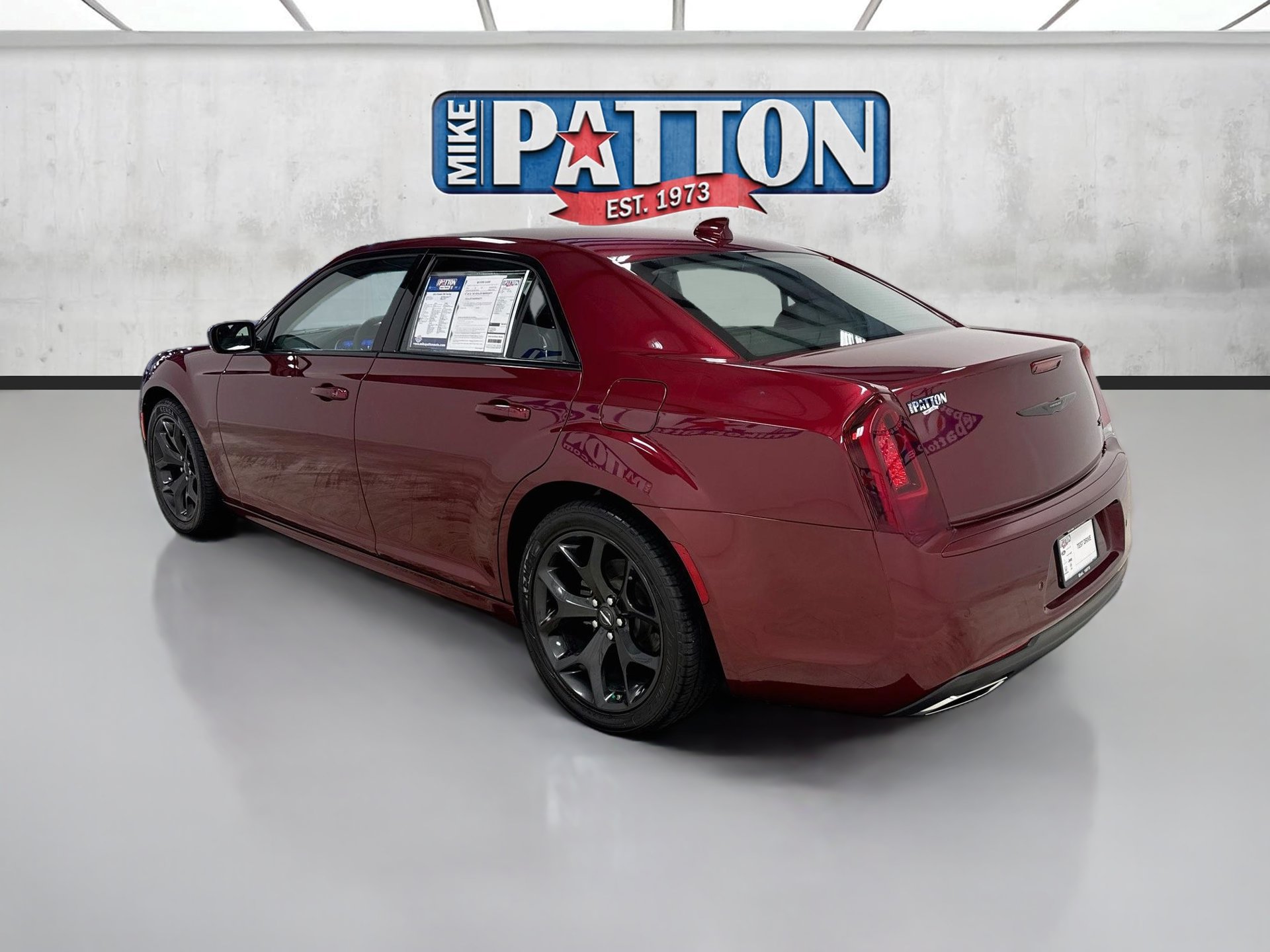 Used 2022 Chrysler 300 Touring L RWD image 5