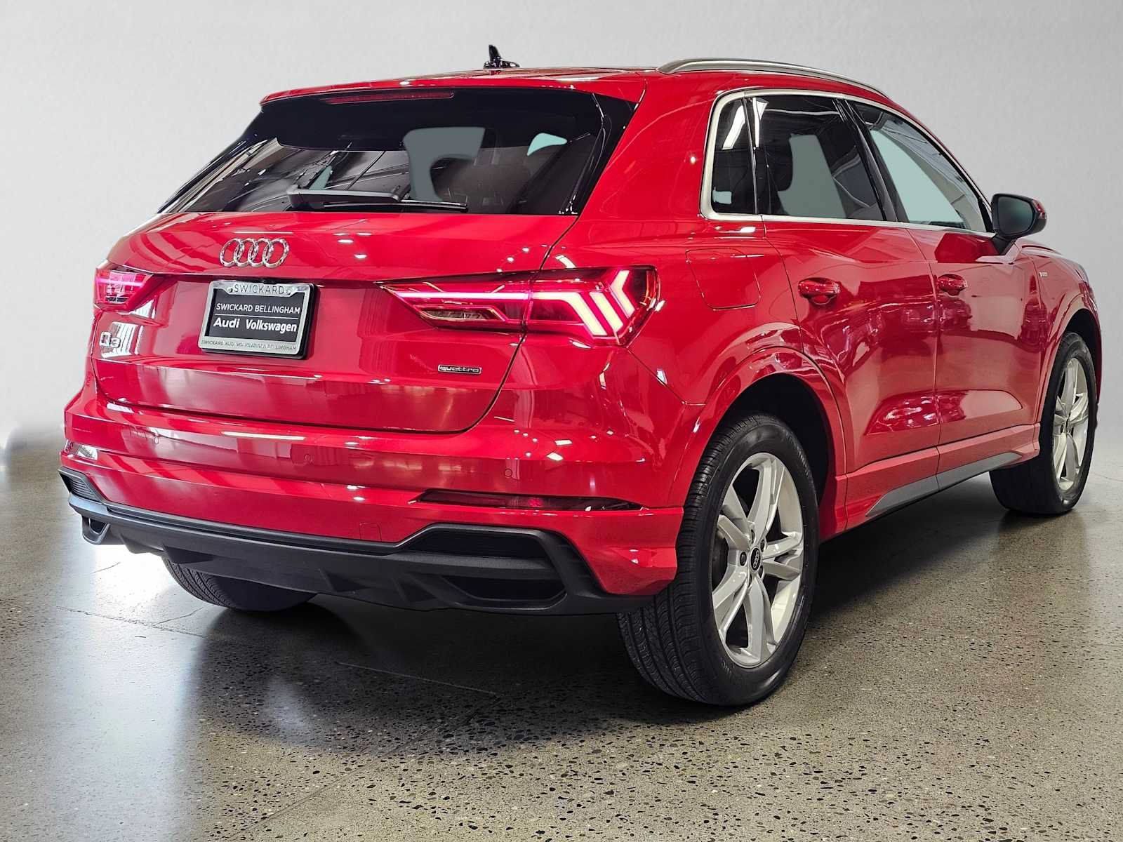 Used 2023 Audi Q3 2.0T Premium Plus w/ Premium Plus Package AWD/4WD image 3