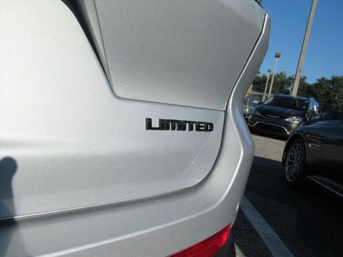 New 2025 Jeep Grand Cherokee L Limited w/ Luxury Tech Group II image 8