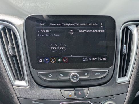 Used 2025 Chevrolet Malibu LT FWD image 21