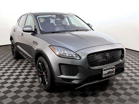 Used 2018 Jaguar E-PACE SE image 4