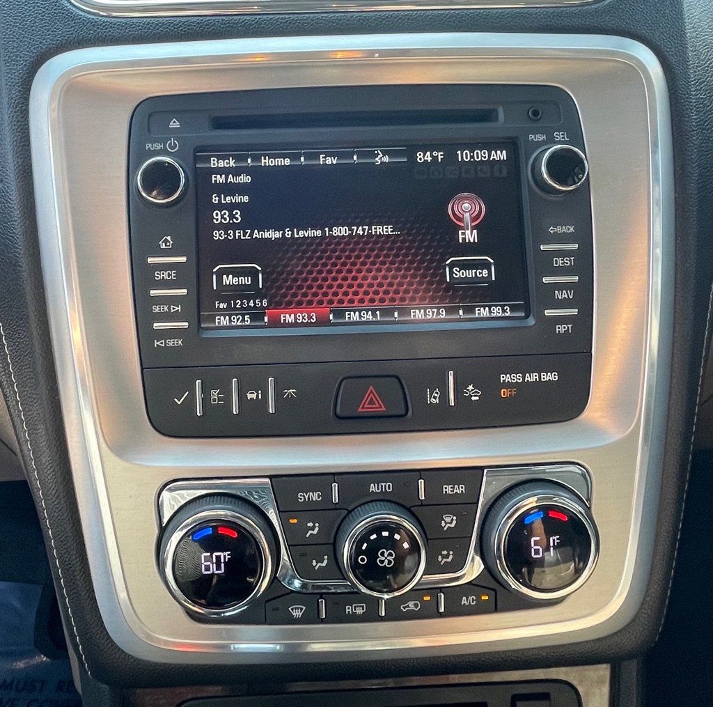 Used 2017 GMC Acadia Limited SLT FWD image 27