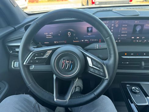 Used 2025 Buick Enclave Preferred image 17