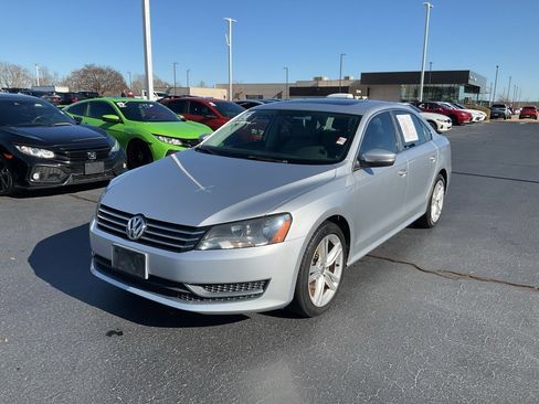 Used 2014 Volkswagen Passat 2.5 SE image 1
