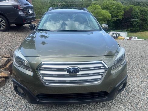 Used 2017 Subaru Outback 2.5i Premium AWD/4WD image 3