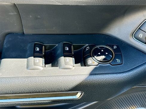 Used 2024 Ford Expedition Max XLT image 19