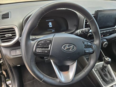 Used 2025 Hyundai Venue SEL FWD image 8