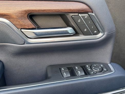 Used 2024 Chevrolet Silverado 3500 High Country w/ High Country Premium Package image 25