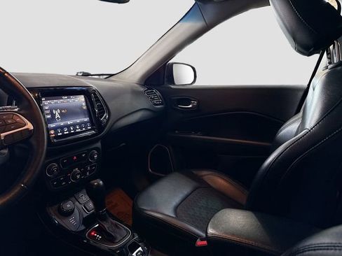 Used 2019 Jeep Compass Altitude image 24