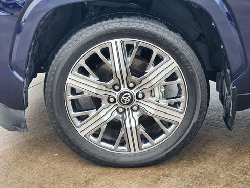 Used 2026 Toyota Sequoia Capstone AWD/4WD image 10